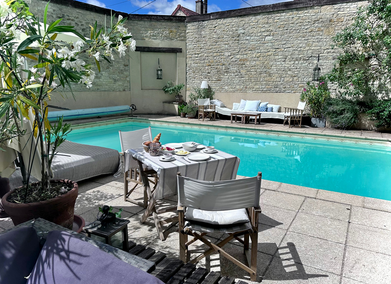 03 La_Cour_des_Delices 4210 S12